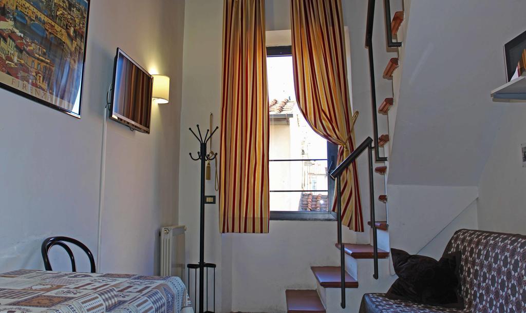 Max Studios Florence Room photo