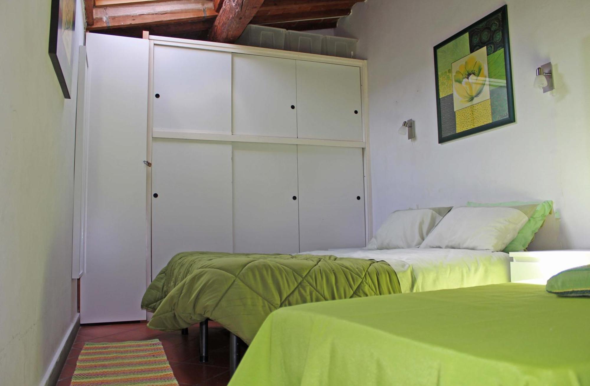 Max Studios Florence Room photo